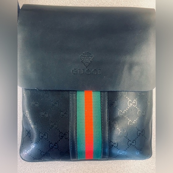 Black Gucci messenger bag - Picture 9 of 16
